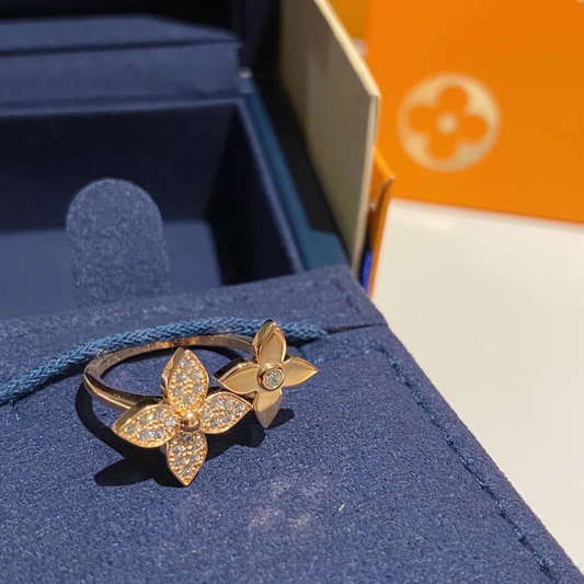 Idylle Blossom Ring (Pavé)